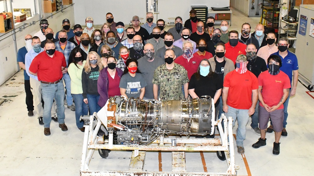 FRCE’s T64 engine team wins NAVAIR Commander’s Award