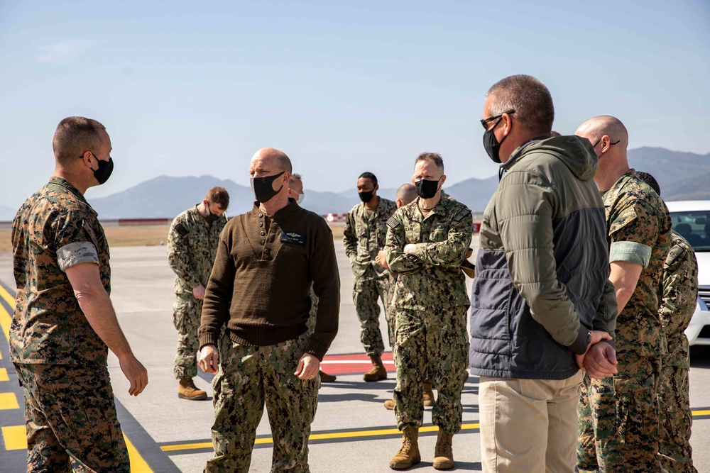 Commander, 7th Fleet Visits Marine Corps Air Station Iwakuni