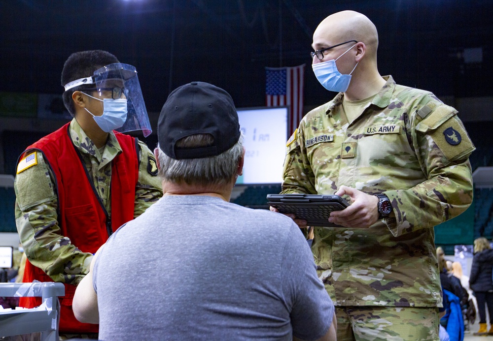 U.S. Army Soldiers and Ohio National Guard support Cleveland vaccination efforts