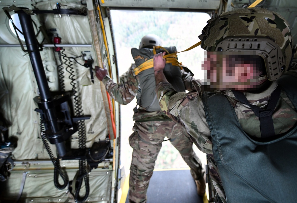 Paratroopers train for the fight