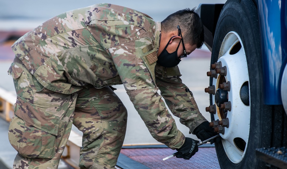 Air Force, Delaware Army National Guard enhance global airlift through training