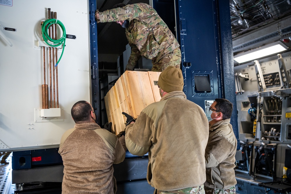 Air Force, Delaware Army National Guard enhance global airlift through training