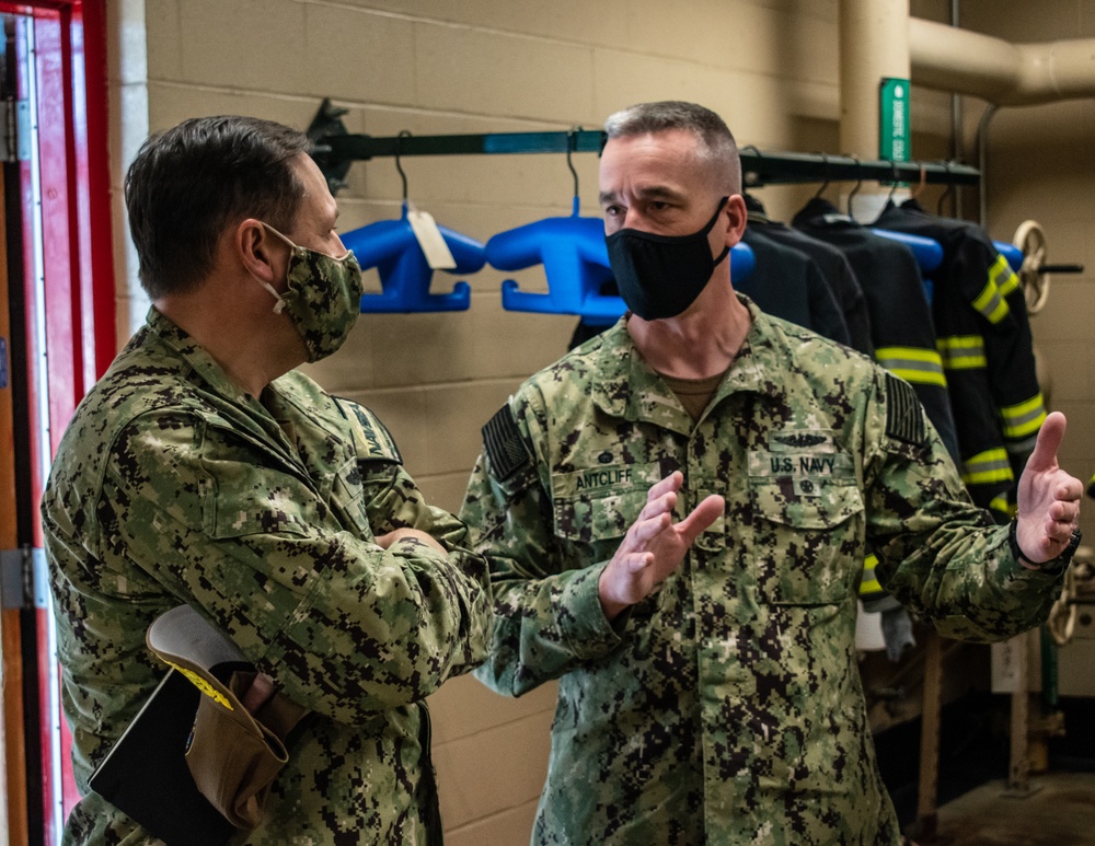 Rear Admiral Edward L. Anderson Tours Naval Submarine School