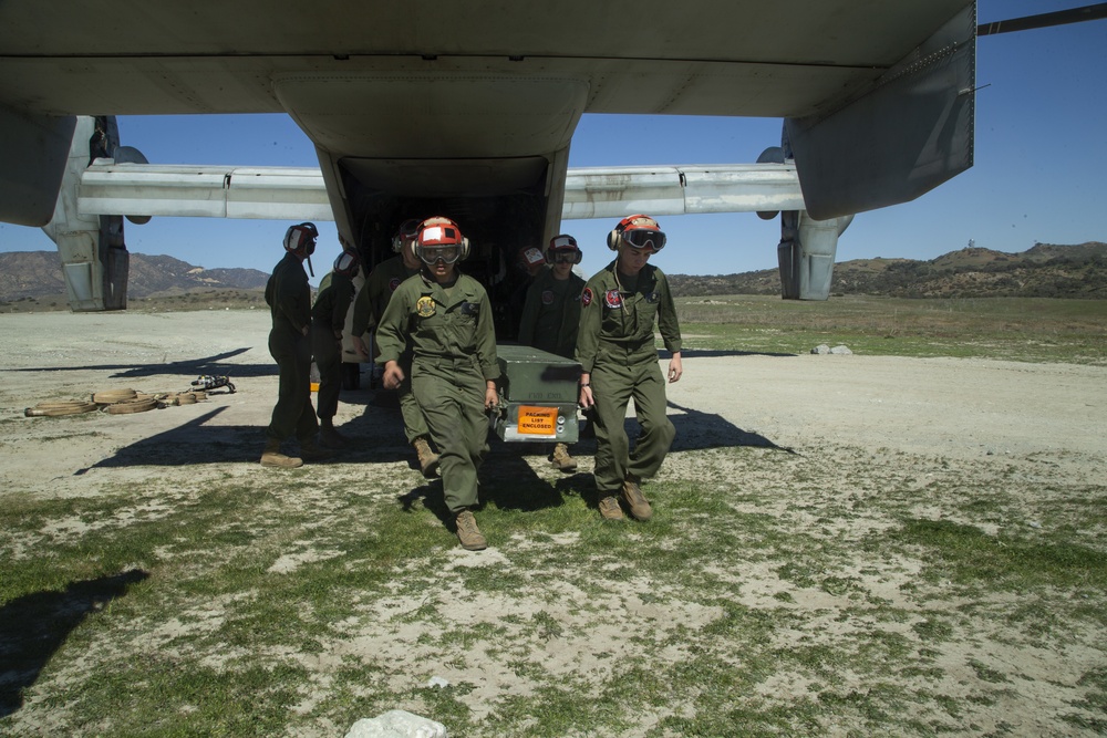 HMLA-369 Marines conduct FARP operations