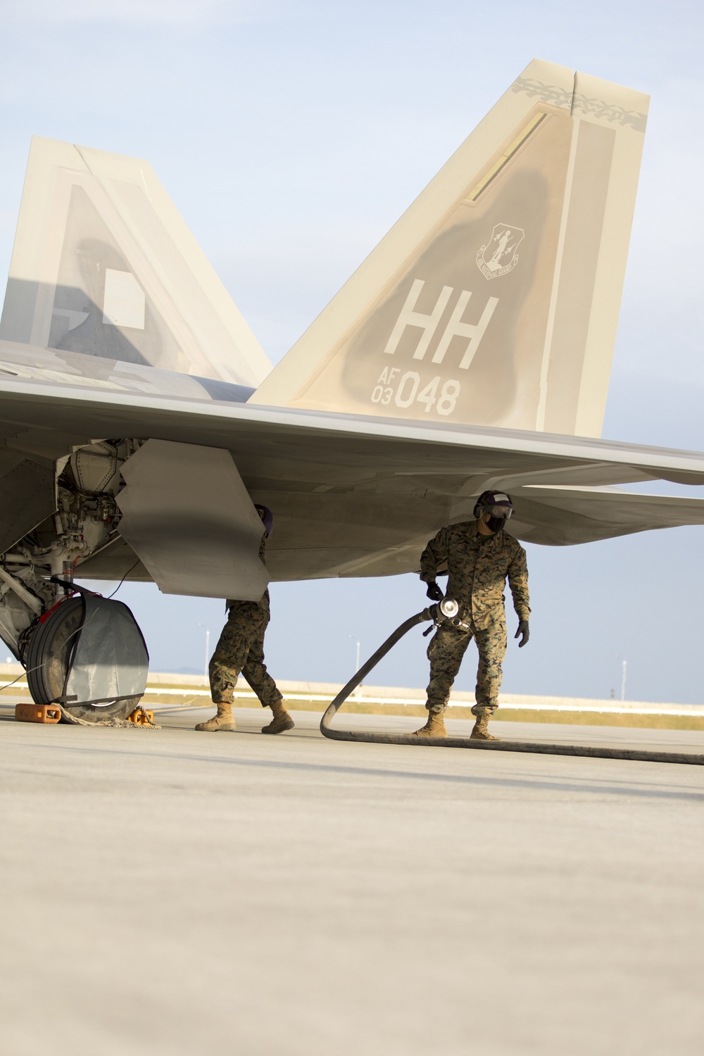 MWSS-171 Conducts Joint Refueling with F-22s