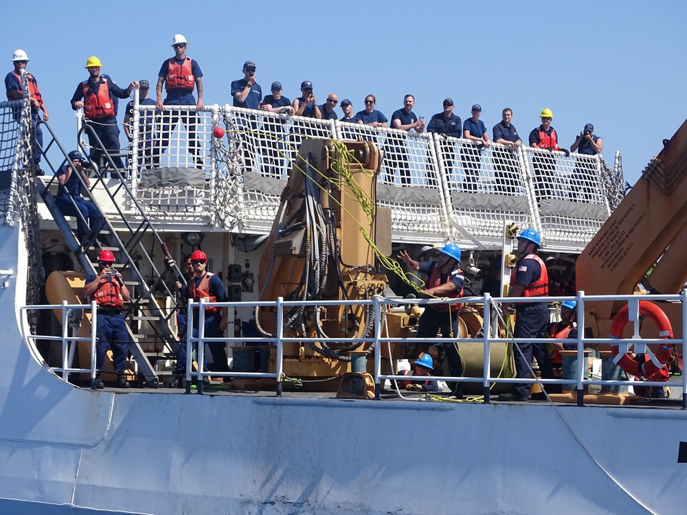 Astern Refueling at Sea