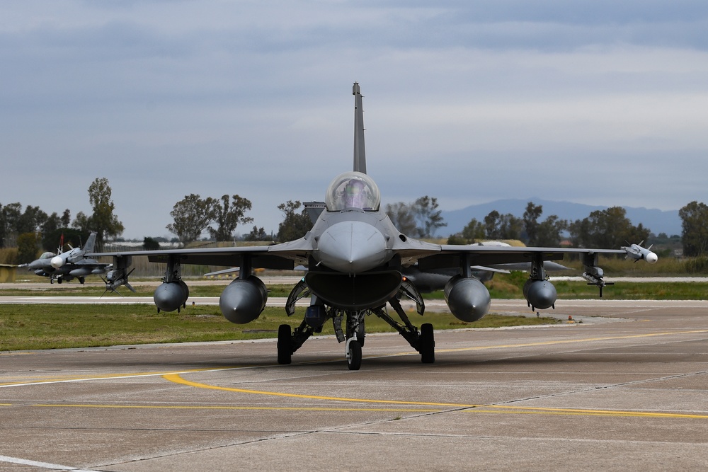 31st Fighter Wing arrives in Greece