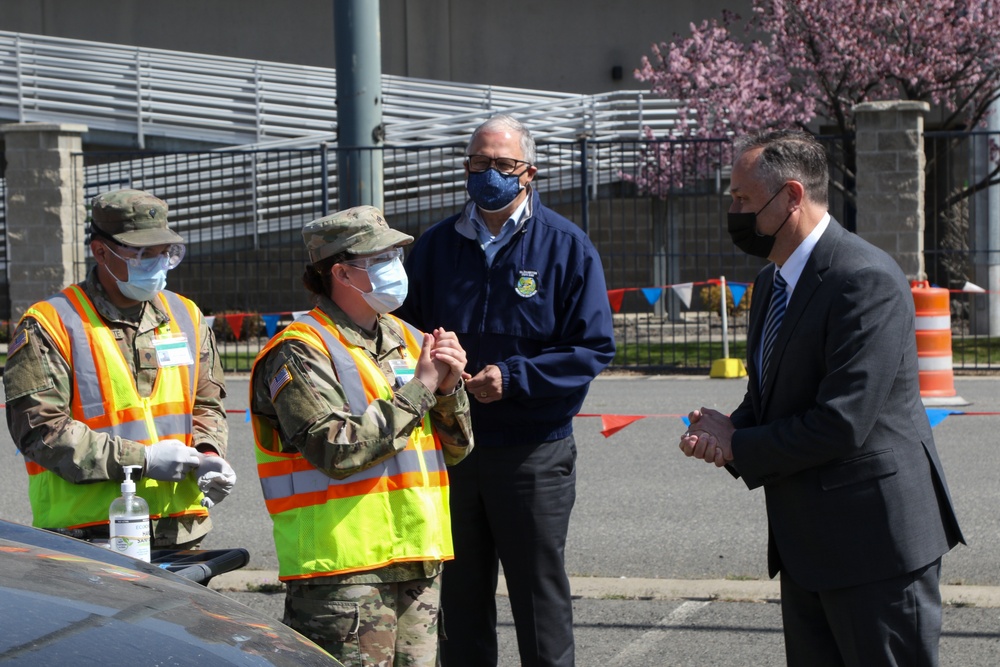 Second Gentleman Emhoff, Governor Inslee, and Congresswoman Schrier Visit Yakima, Washington Community Vaccination Center
