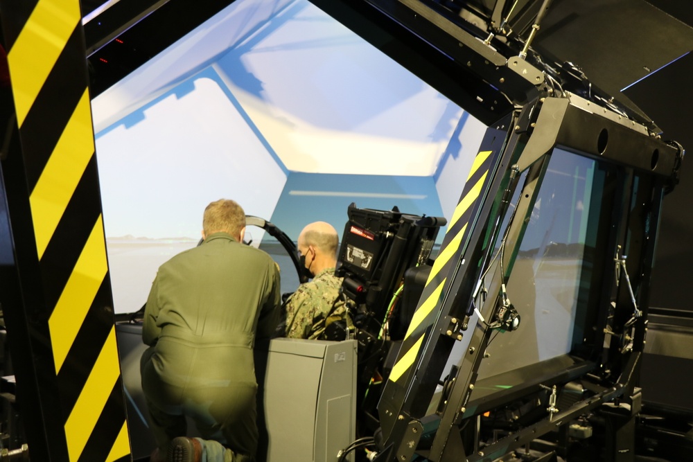 Commander, 7th Fleet Visits Marine Corps Air Station Iwakuni