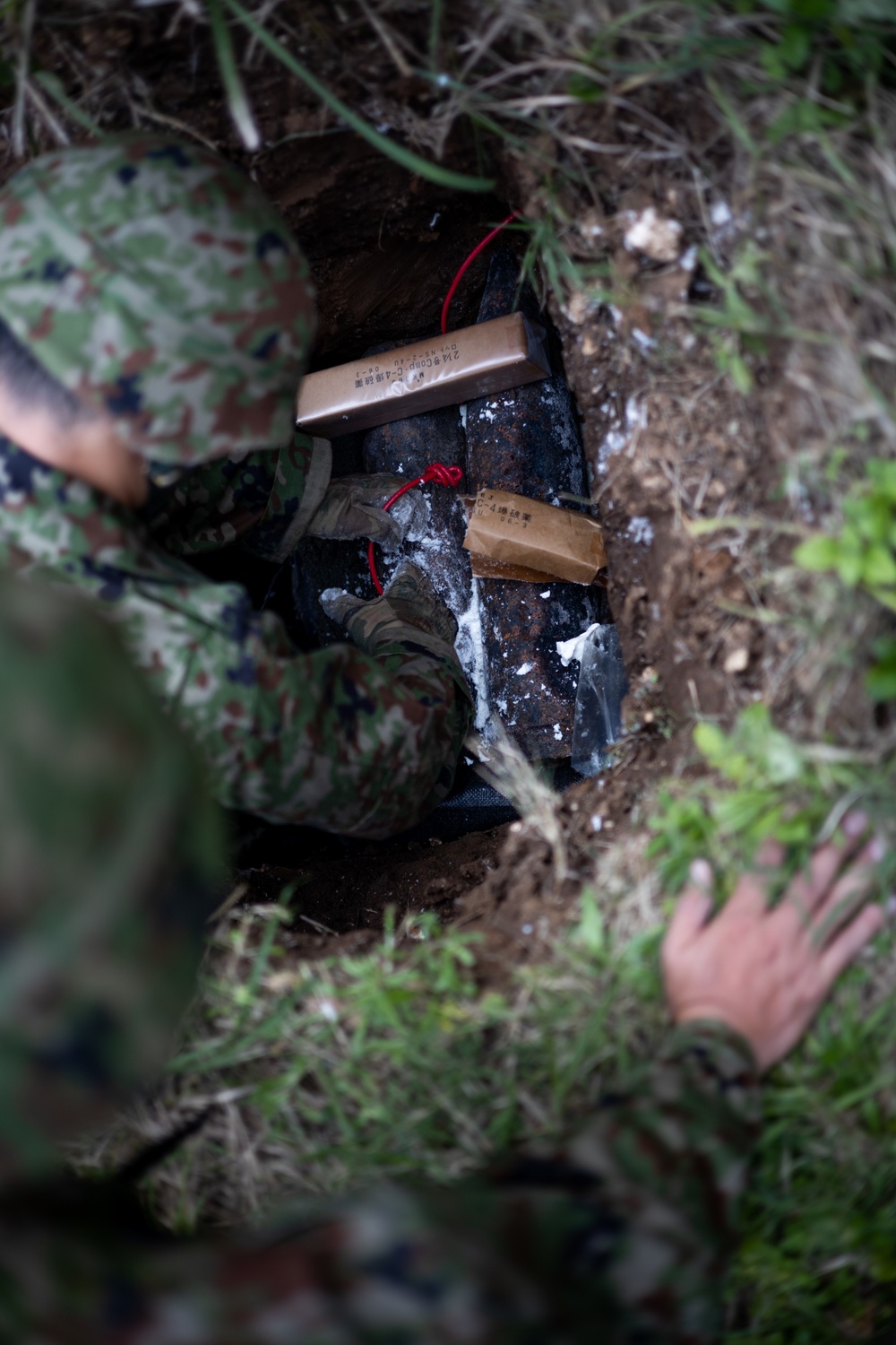 JGSDF, MCIPAC EOD technicians conduct UXO disposal operations