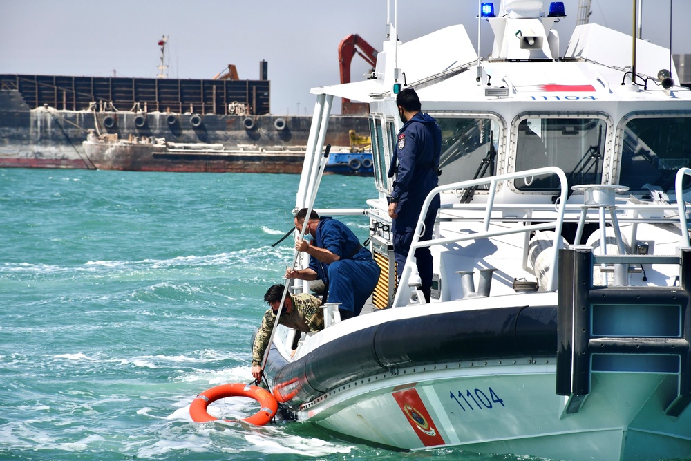 Underway training on Bahrain CG 45's for exercise NEON DEFENDER 21 [Image 1 of 2]