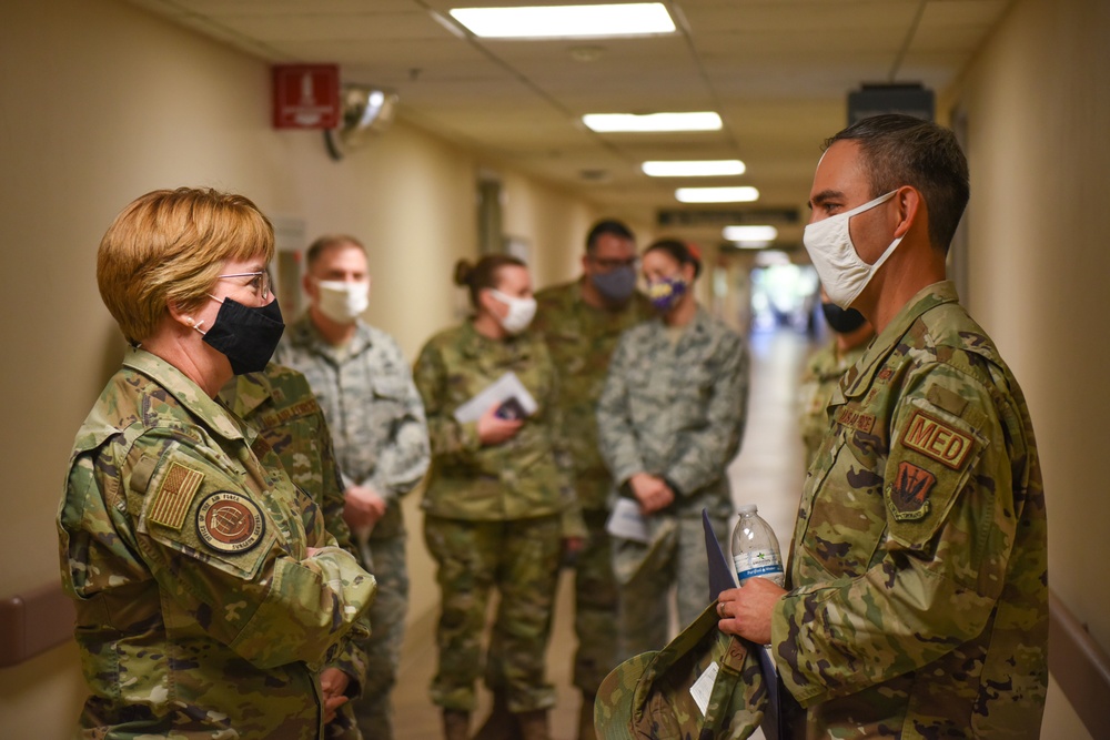 Air Force Surgeon General visits Desert Medics