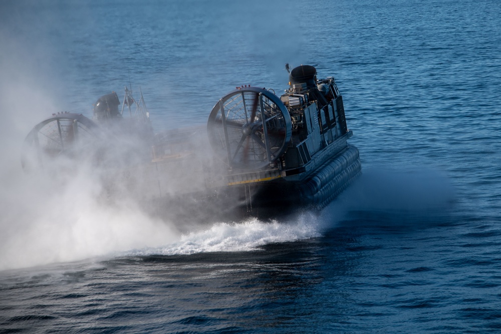 USS Portland (LPD 27) LCAC