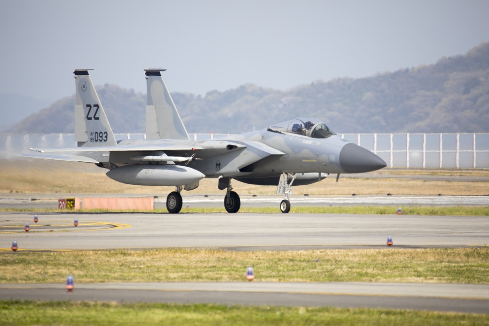 U.S. Fighter Jets Train for Joint Operations in the Indo-Pacific