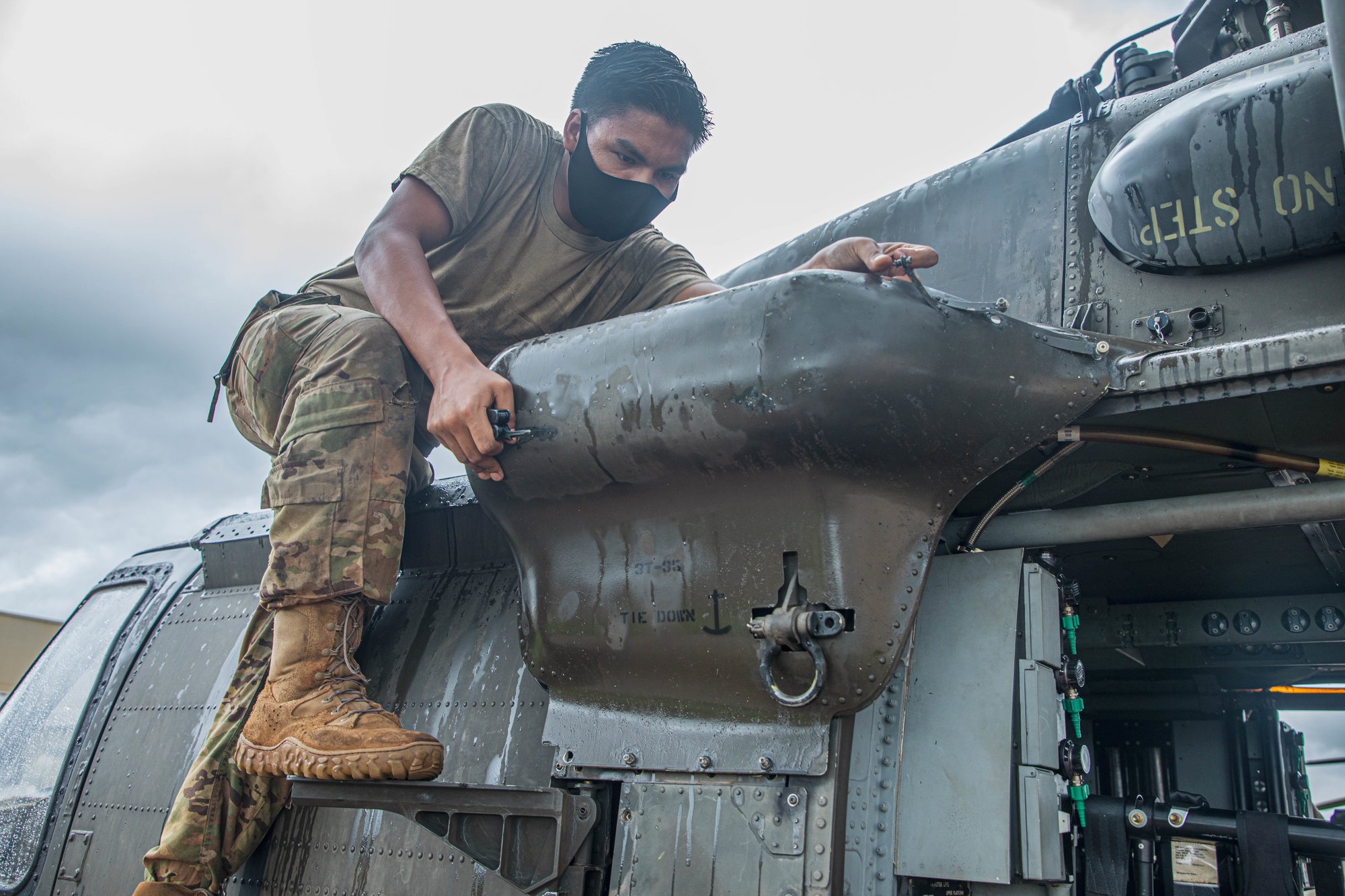 DVIDS - Images - UH-60 Maintenance [Image 8 of 12]