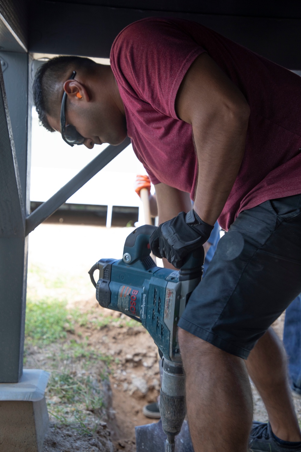 25th Combat Aviation Brigade Soldiers volunteer with Habitat for Humanity