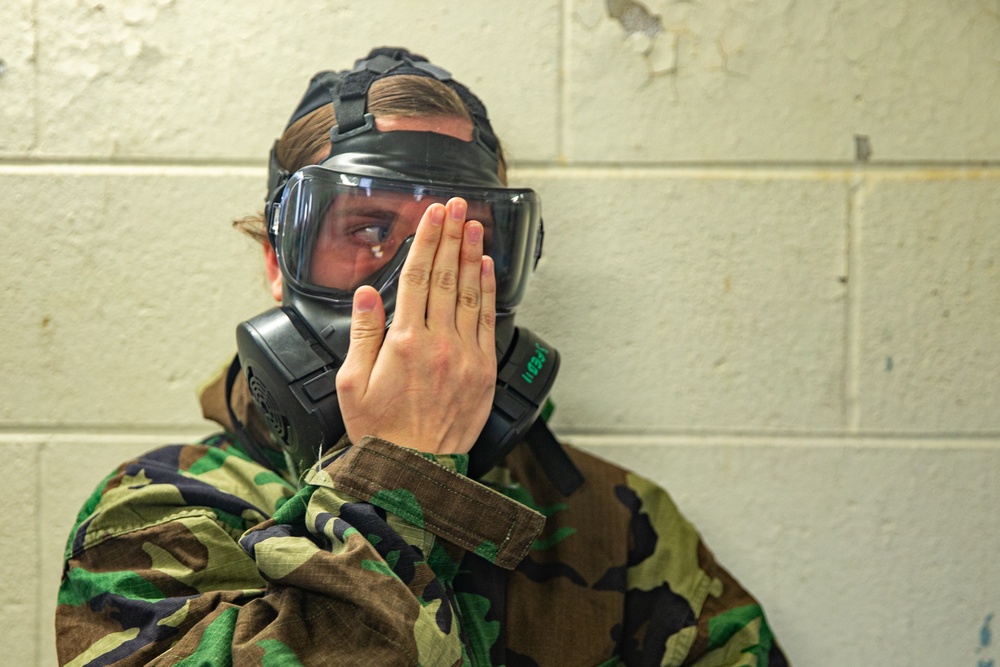 Gas, Gas, Gas! | 26MEU Marines participate in Gas Chamber training