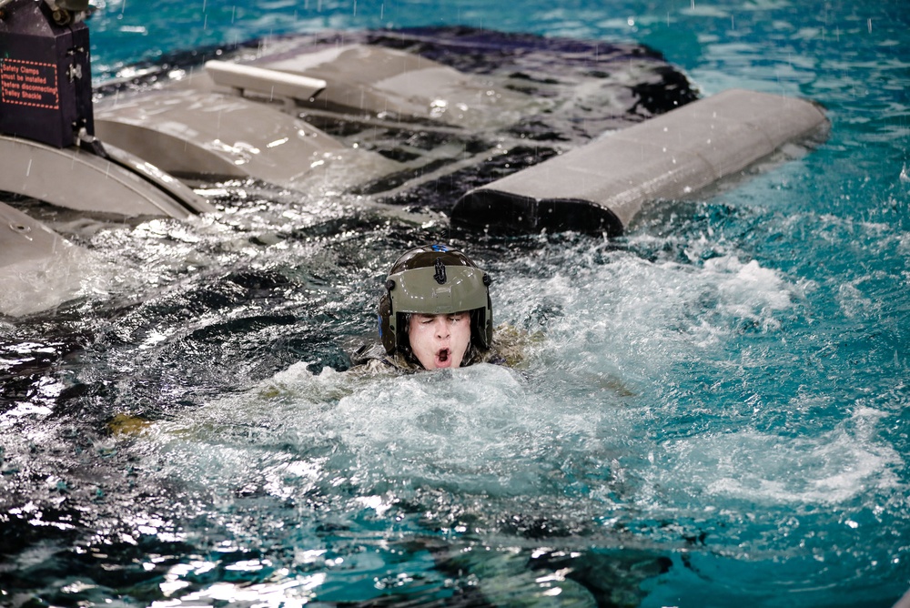 Kentucky Army National Guard ROTC Cadets conduct Dunker Training
