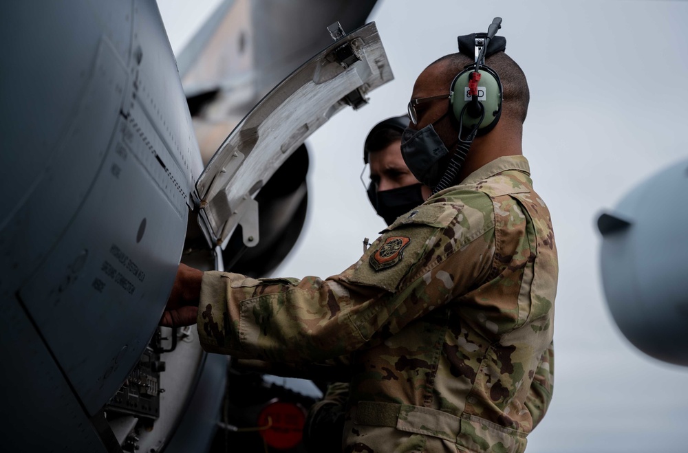 Dover AFB’s first Multi-Capable Airmen team sinks claws into Razor Talon