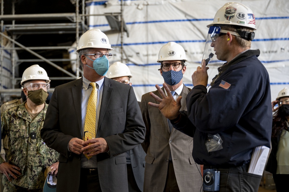 SECNAV Tours General Dynamics Electric Boat Groton