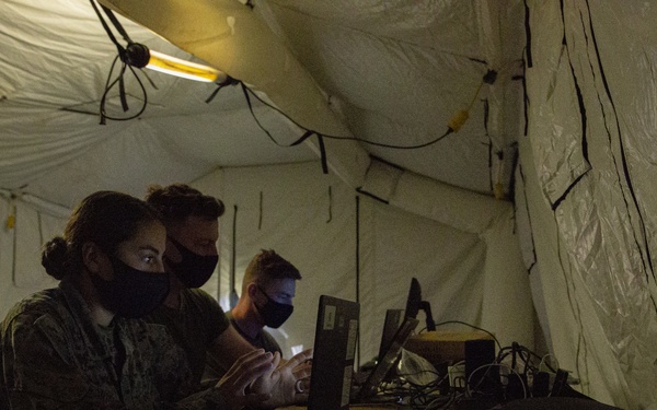 CLB-3 communications platoon conduct field training