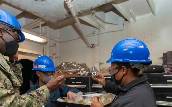 USS Ronald Reagan (CVN 76) Storeroom