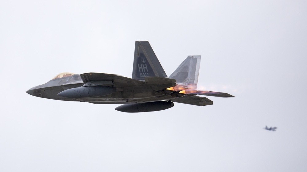 F-22 Raptors Depart MCAS Iwakuni