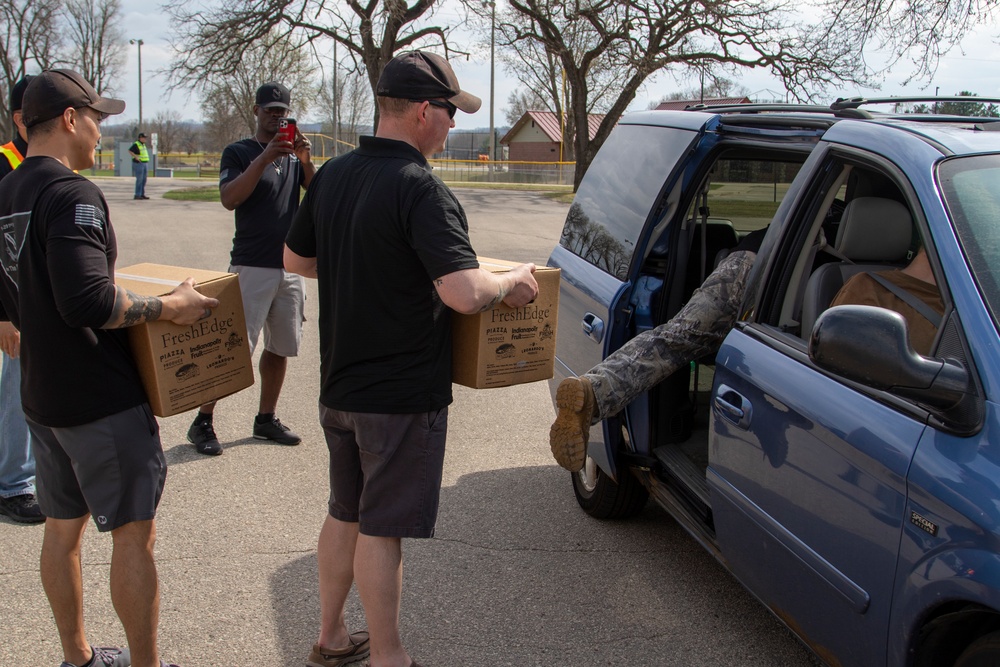 Marauders, Shadow Battalions deliver over 1,000 boxes of food aid