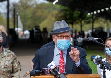 Rep Cohen visits Memphis CVC on opening day