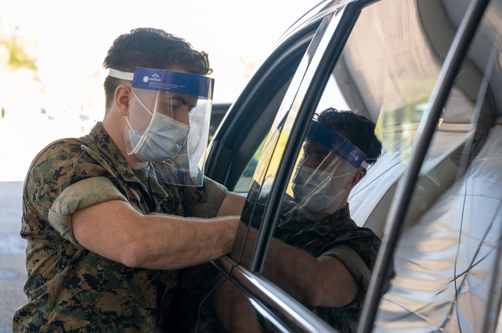 U.S. Sailors provide support at Memphis Community Vaccination Center
