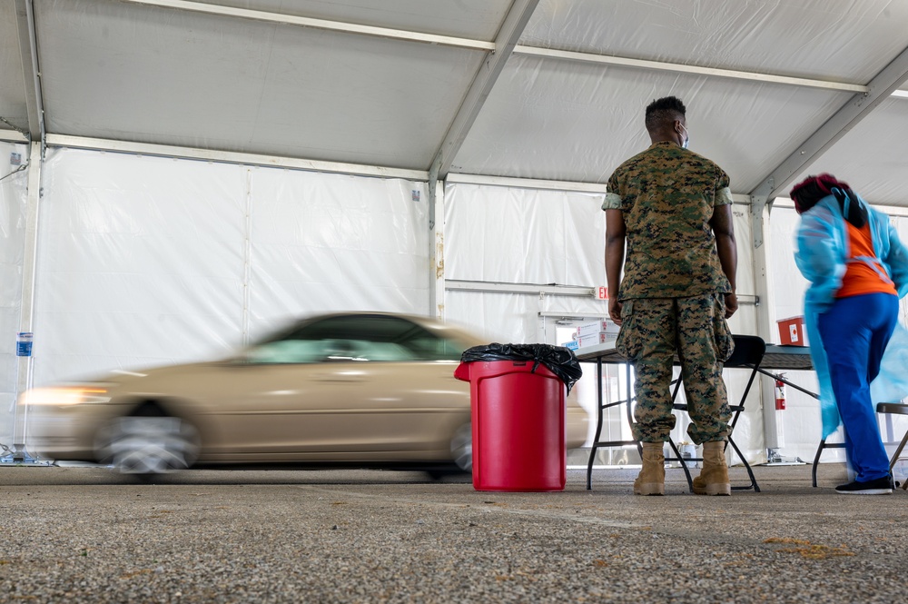 U.S. Sailors provide support at Memphis Community Vaccination Center