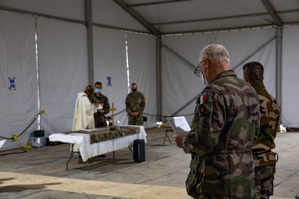 U.S. chaplain holds Easter Mass for French