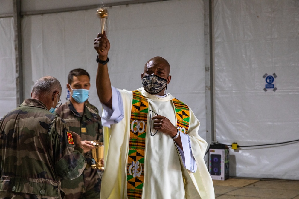 U.S. chaplain holds Easter Mass for French