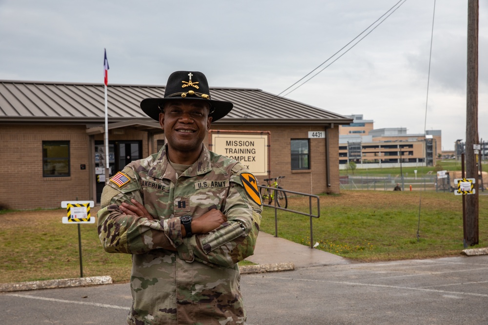 U.S. chaplain holds Easter Mass for French