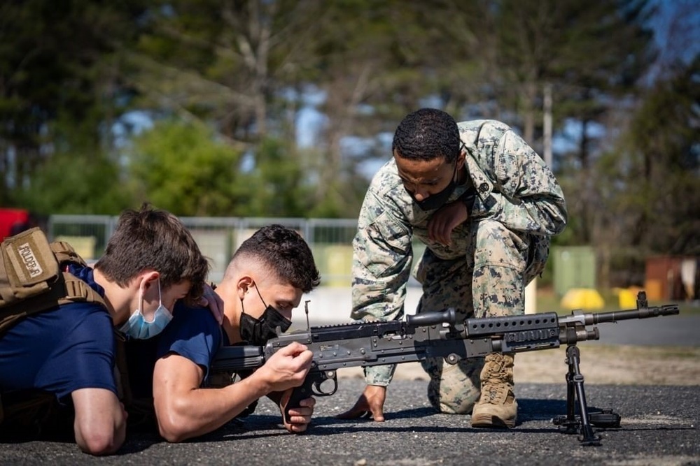 Poolees &quot;Snap In&quot; with the M240B