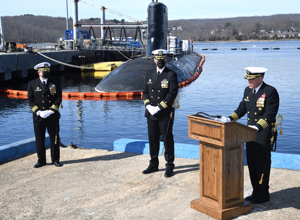 USS Indiana welcomes new skipper