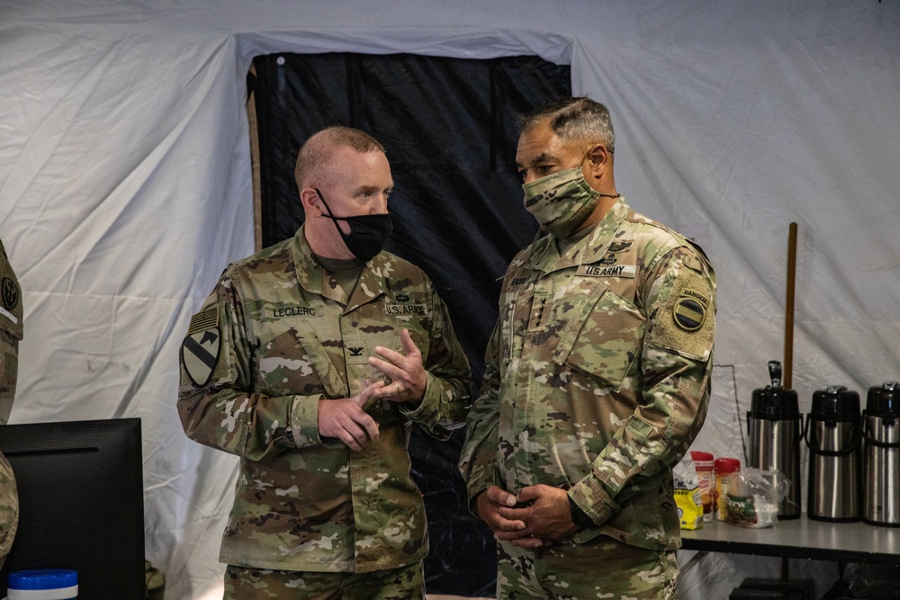 DVIDS - Images - FORSCOM Commander visits Warfighter 21-4 [Image 2 of 4]