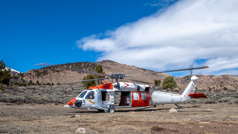 &quot;Longhorns&quot; of Helicopter SAR Squadron Conduct Mountain Flying SAR Training