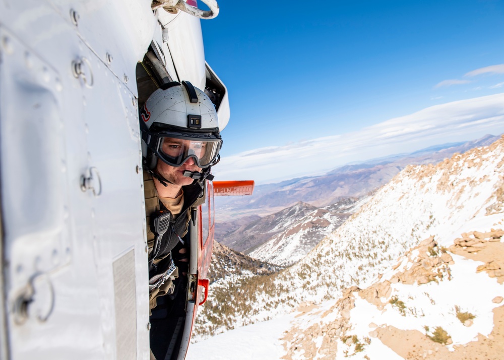 &quot;Longhorns&quot; of Helicopter SAR Squadron Conduct Mountain Flying SAR Training