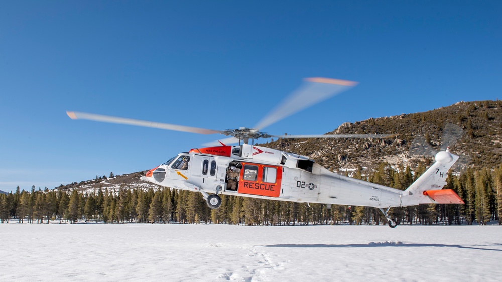 &quot;Longhorns&quot; of Helicopter SAR Squadron Conduct Mountain Flying SAR Training