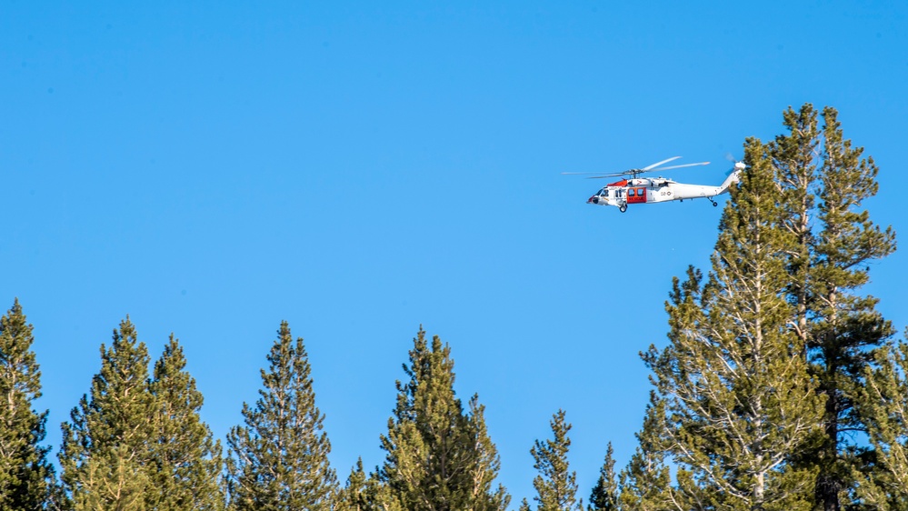 &quot;Longhorns&quot; of Helicopter SAR Squadron Conduct Mountain Flying SAR Training