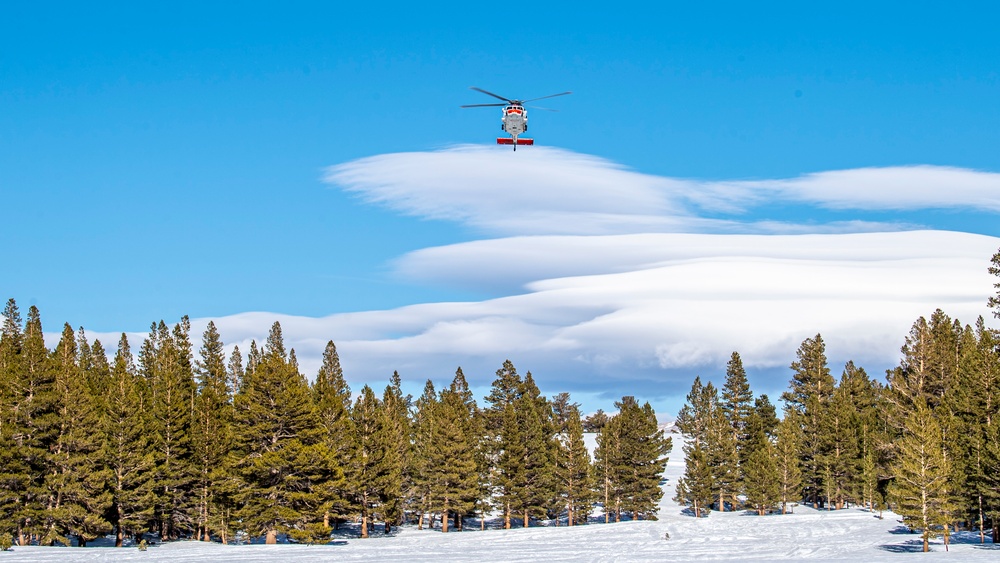 &quot;Longhorns&quot; of Helicopter SAR Squadron Conduct Mountain Flying SAR Training