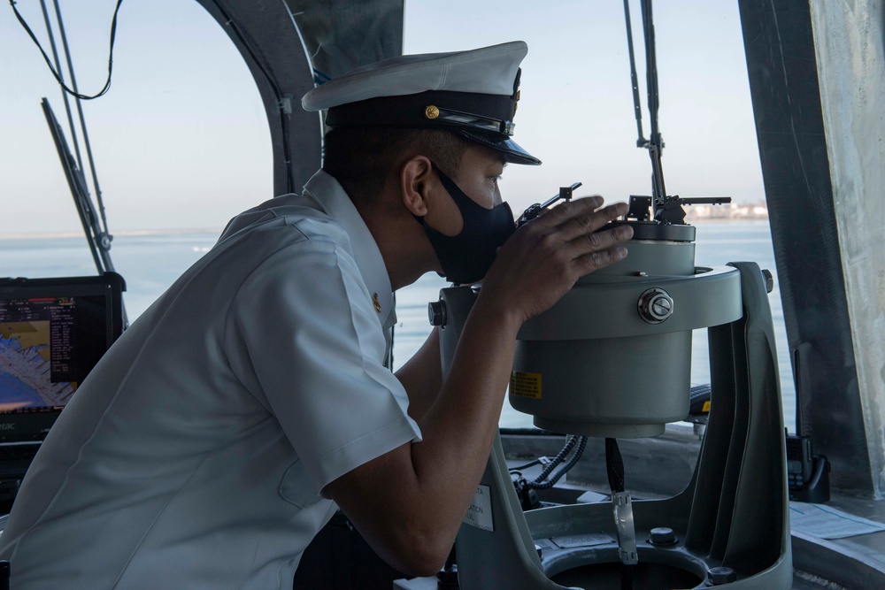 USS Charleston Sailors Stand Bridge Watch
