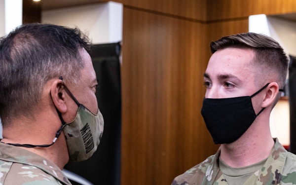 3rd Infantry Division CG awards VST Soldiers