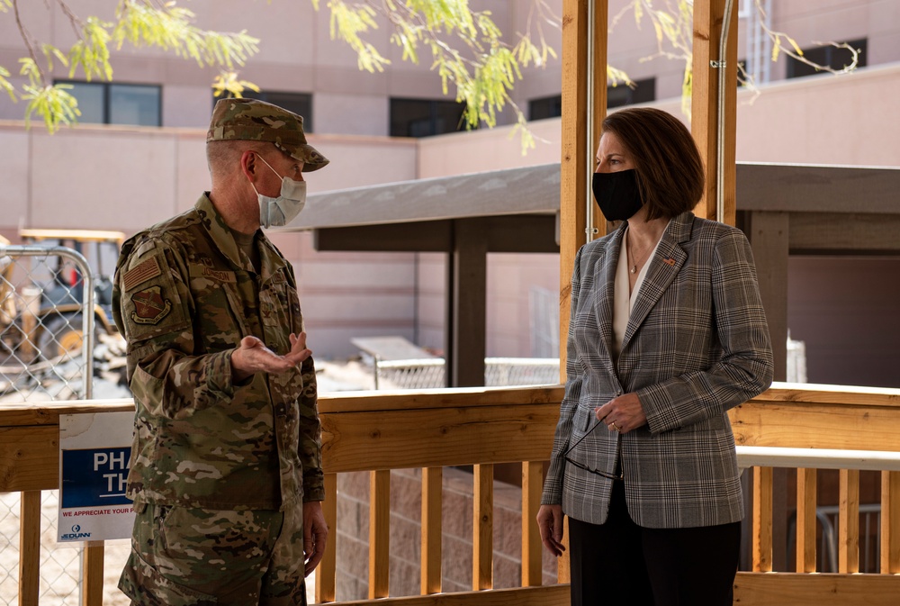 Nellis AFB hosts U.S. Senator for tour