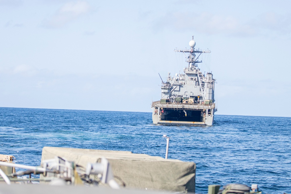 USS Pearl Harbor offload 11th MEU Marines