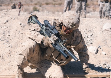 Marines use maneuver warfare while conducting live fire range