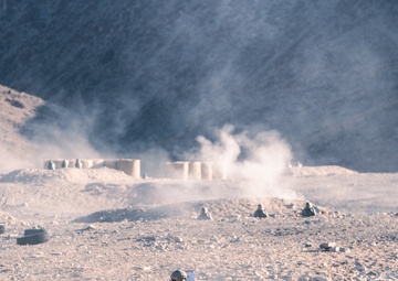 Marines use maneuver warfare while conducting live fire range