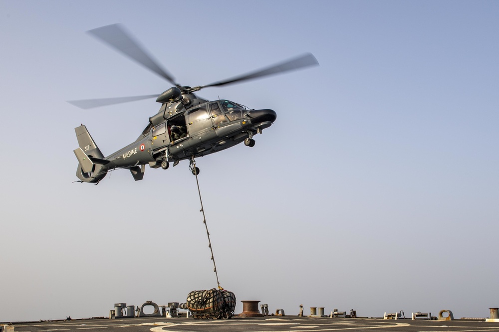 USS Laboon Conducts Flight Operations with Charles de Gaulle