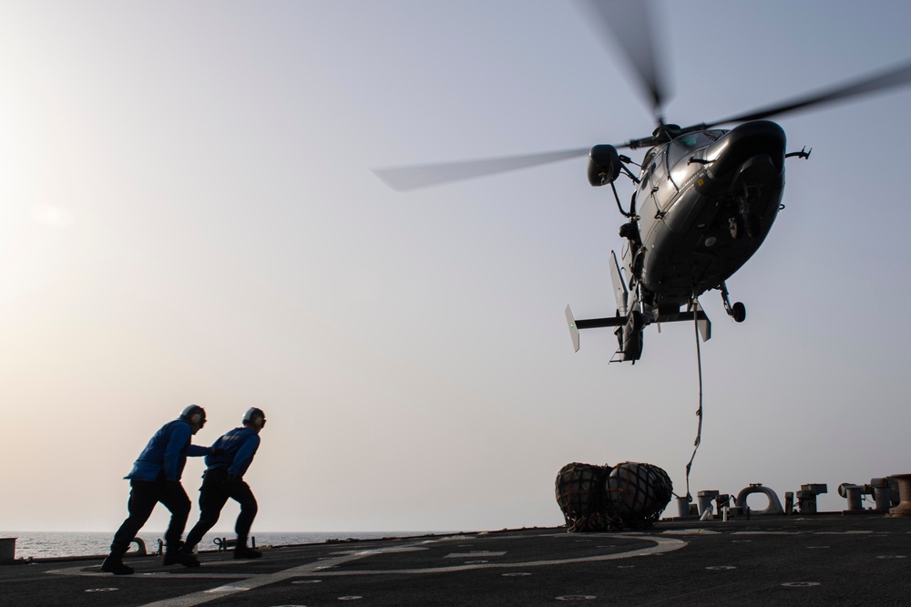 USS Laboon Conducts Flight Operations with Charles de Gaulle